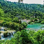 Baza Διαμέρισμα *